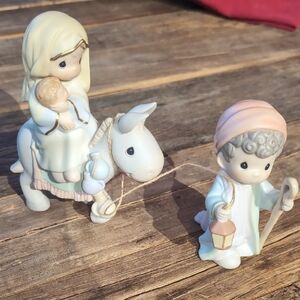 Precious Moments 1998 Nativity Figurine Set